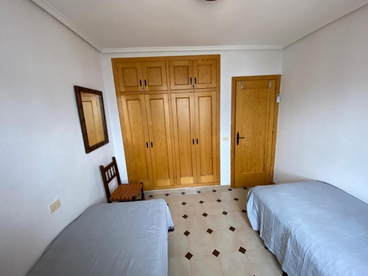 Orihuela Costa 2-Bedroom 1-Bath Renovated Vacation Rental On La Zenia Beach Exterior foto