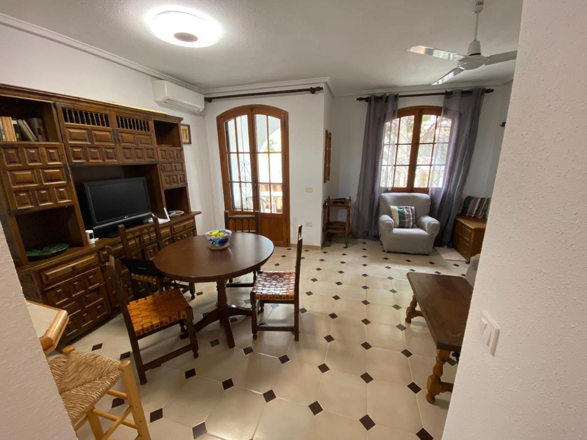 Orihuela Costa 2-Bedroom 1-Bath Renovated Vacation Rental On La Zenia Beach Exterior foto