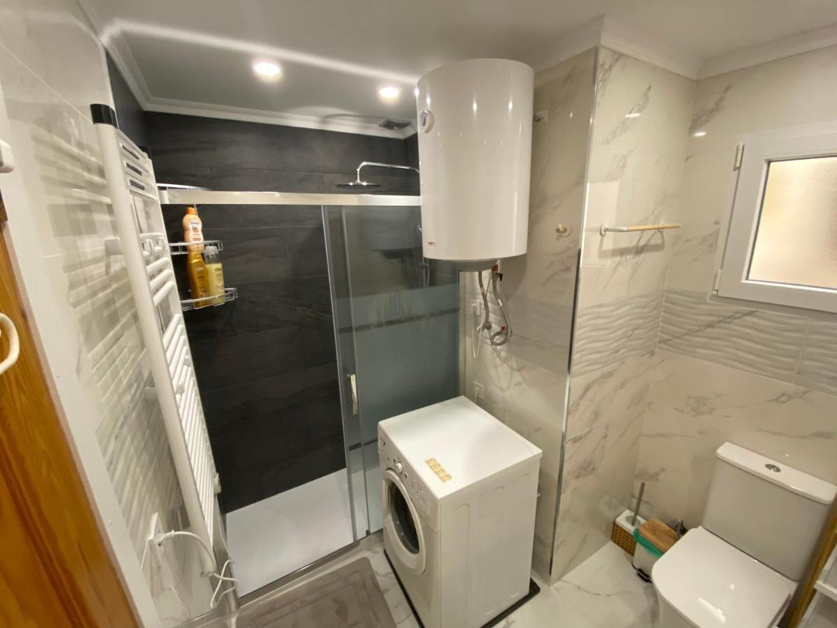 Orihuela Costa 2-Bedroom 1-Bath Renovated Vacation Rental On La Zenia Beach Exterior foto